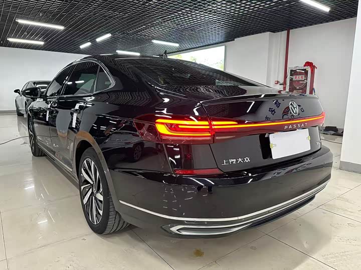 Фото 8 - Volkswagen Passat