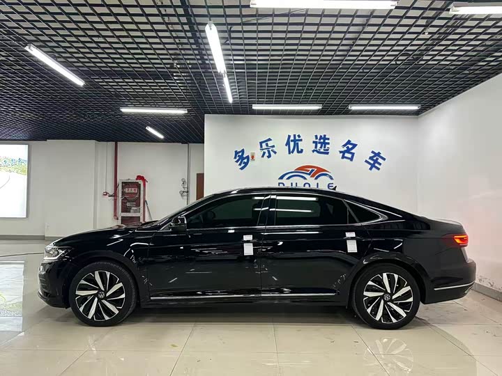 Фото 9 - Volkswagen Passat