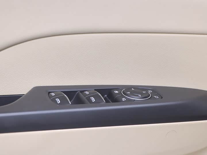 Фото 5 - Buick GL8 ES