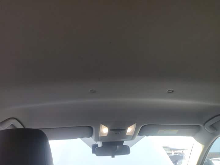 Фото 18 - Toyota RAV4