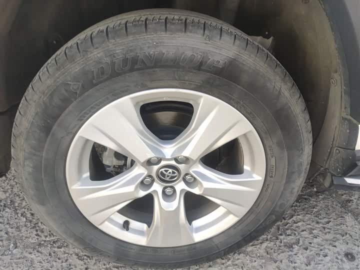 Фото 26 - Toyota RAV4