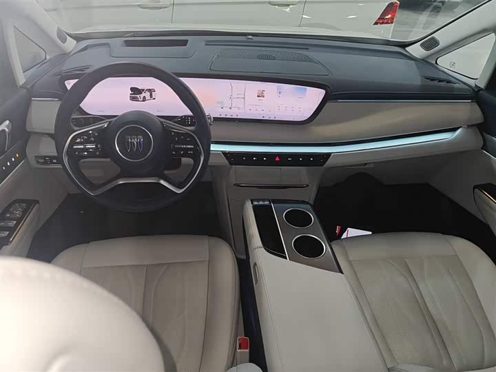 Фото 10 - Buick GL8 Hybrid