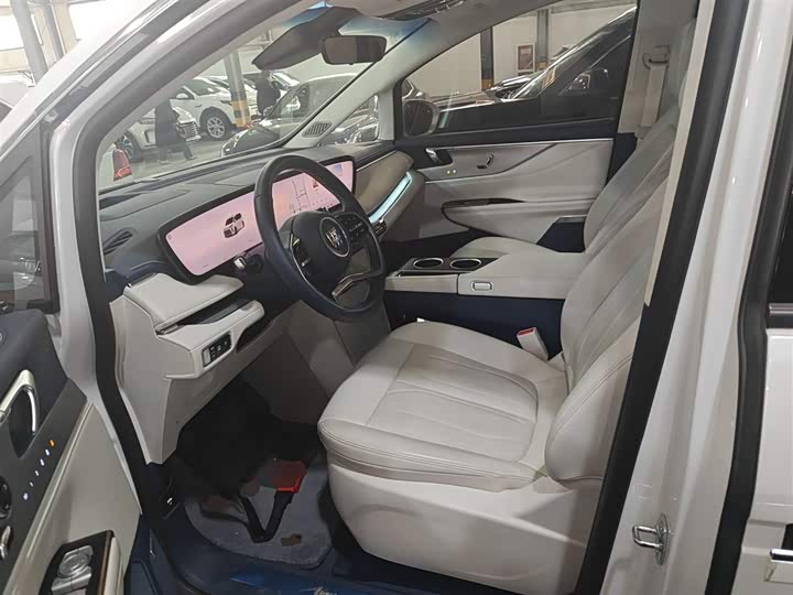 Фото 15 - Buick GL8 Hybrid