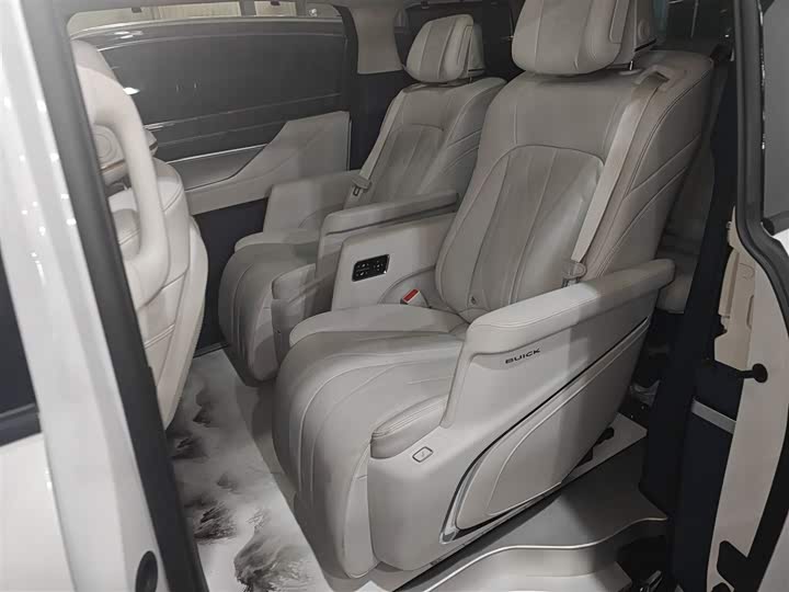 Фото 17 - Buick GL8 Hybrid