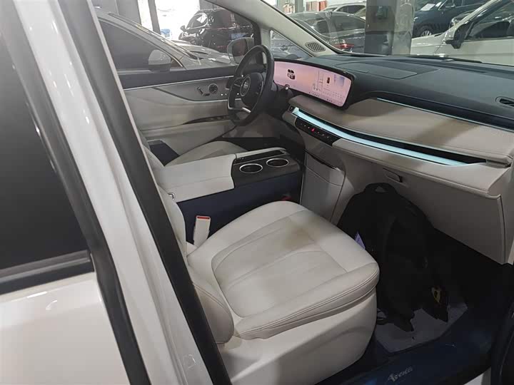 Фото 25 - Buick GL8 Hybrid