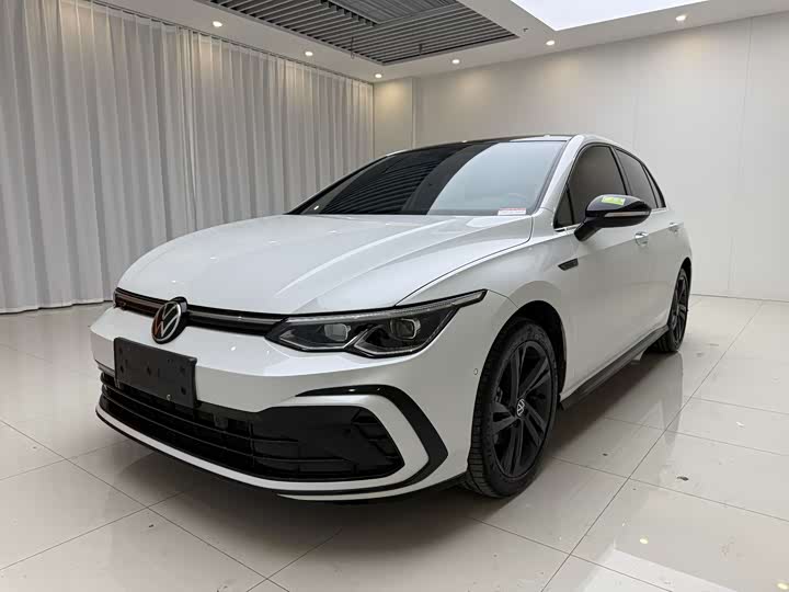 Фото 1 - Volkswagen Golf