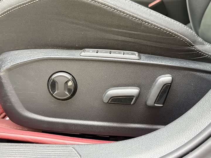 Фото 15 - Volkswagen Golf