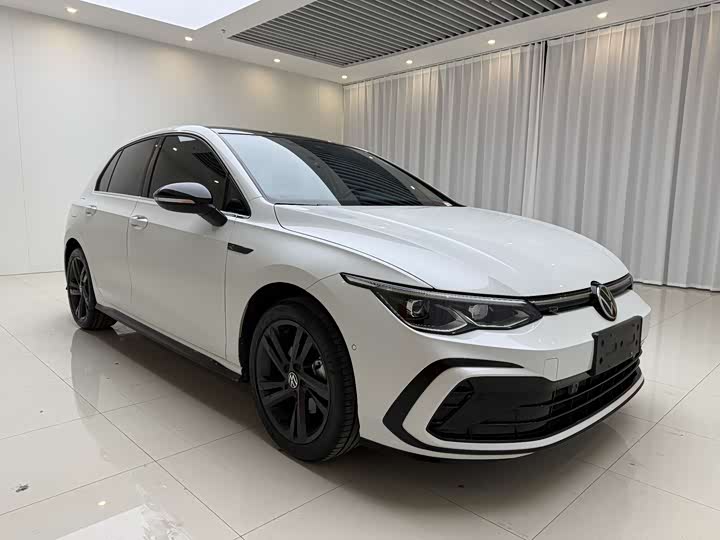 Фото 2 - Volkswagen Golf