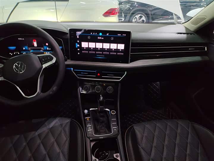 Фото 13 - Volkswagen Sagitar L