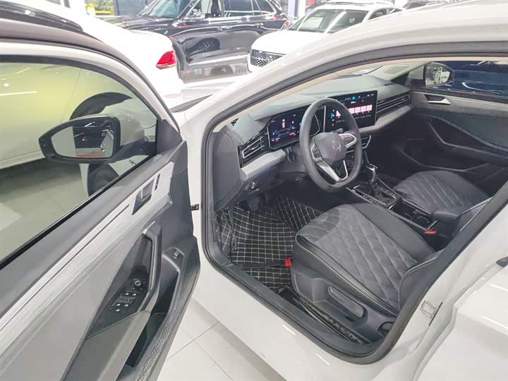 Фото 16 - Volkswagen Sagitar L