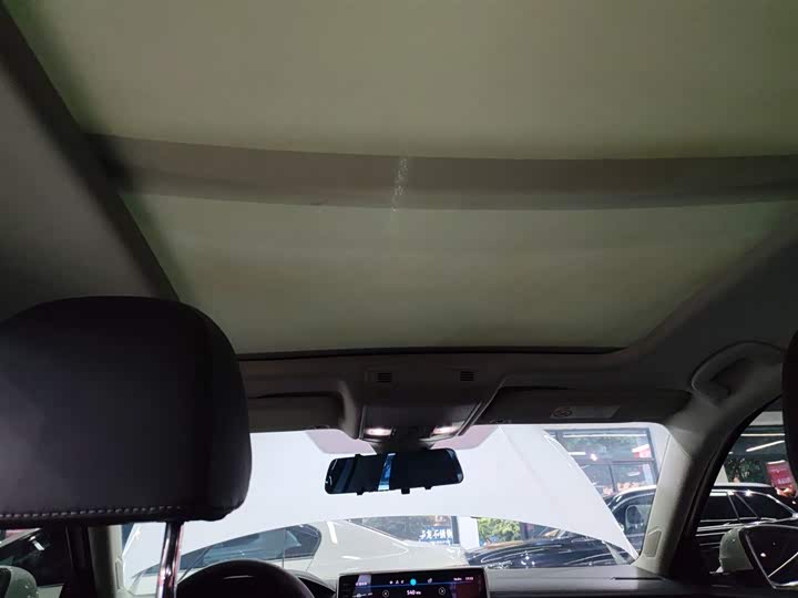 Фото 18 - Volkswagen Sagitar L