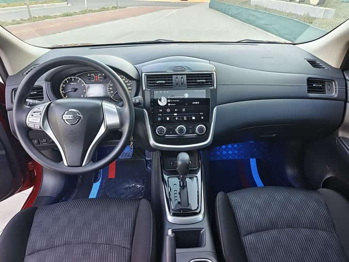 Фото 12 - Nissan Tiida