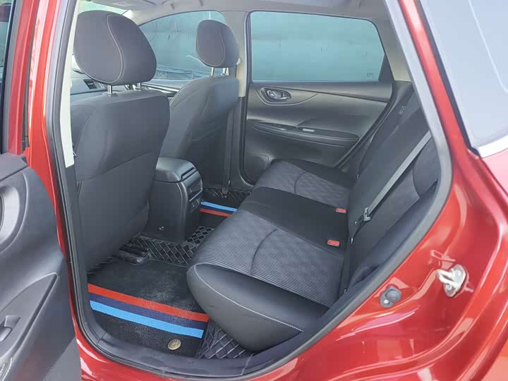 Фото 16 - Nissan Tiida