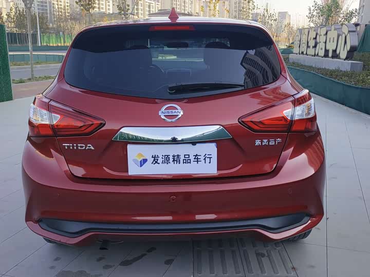 Фото 18 - Nissan Tiida