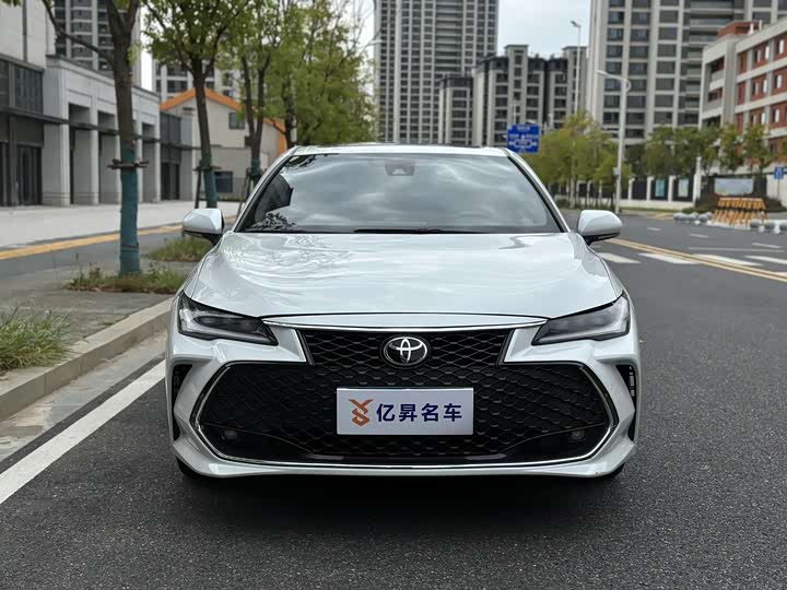 Фото 2 - Toyota Avalon