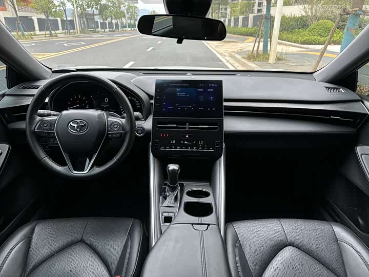 Фото 7 - Toyota Avalon