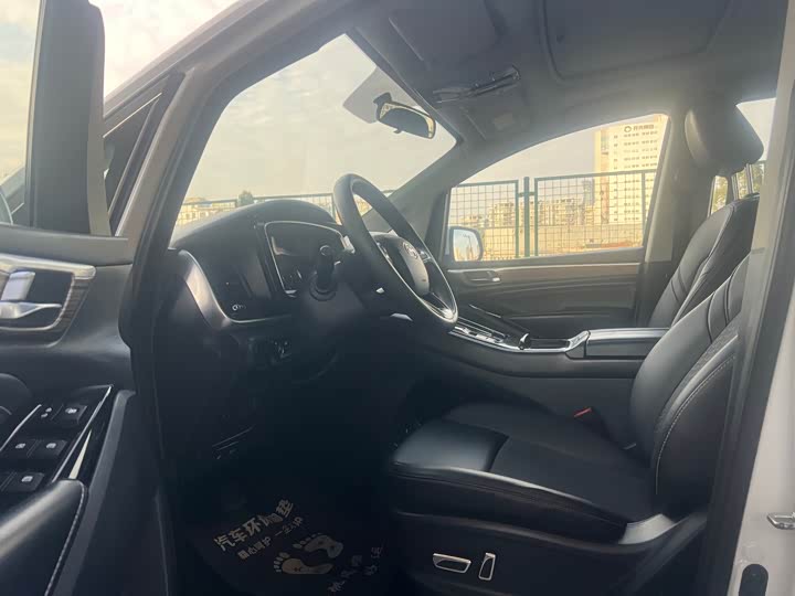 Фото 4 - GAC Trumpchi M8