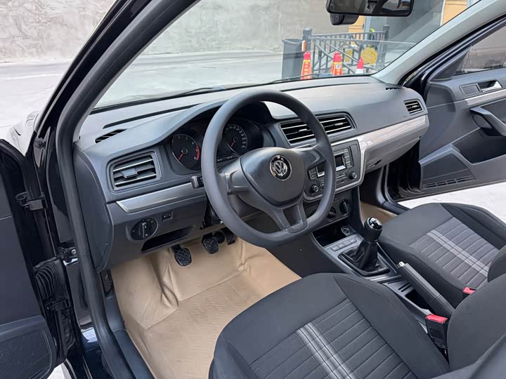 Фото 4 - Volkswagen Lavida