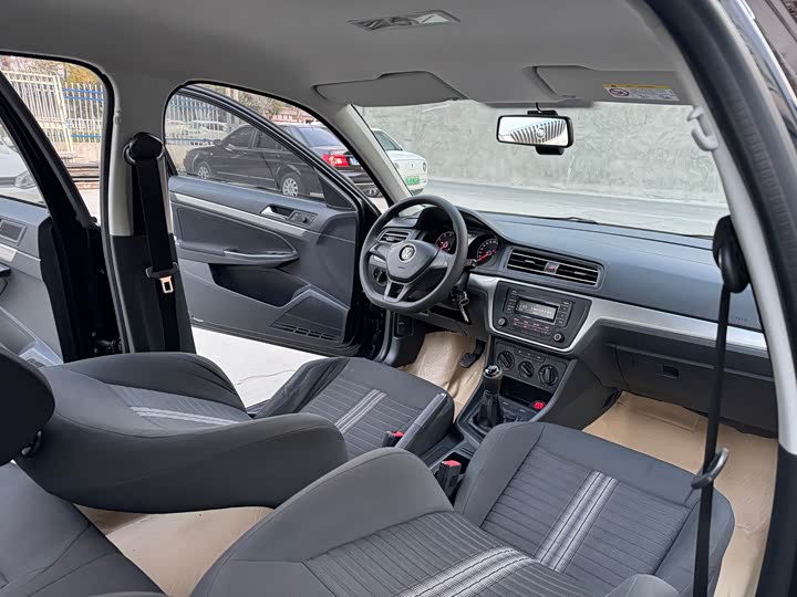 Фото 8 - Volkswagen Lavida