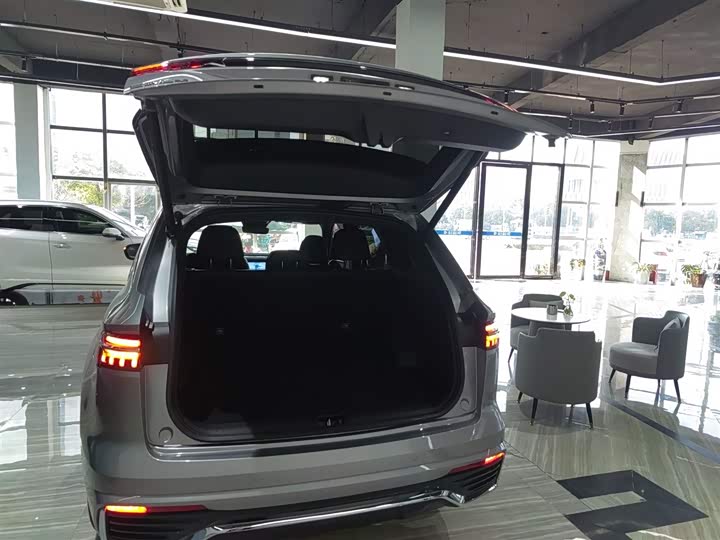 Фото 19 - Geely Monjaro