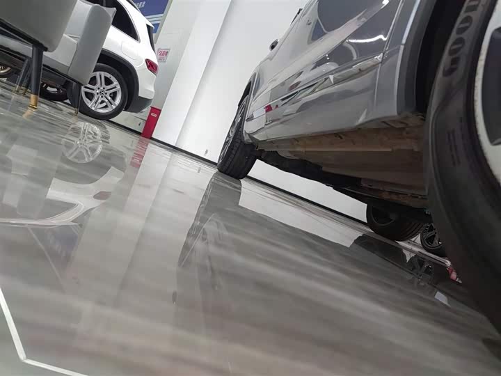 Фото 21 - Geely Monjaro