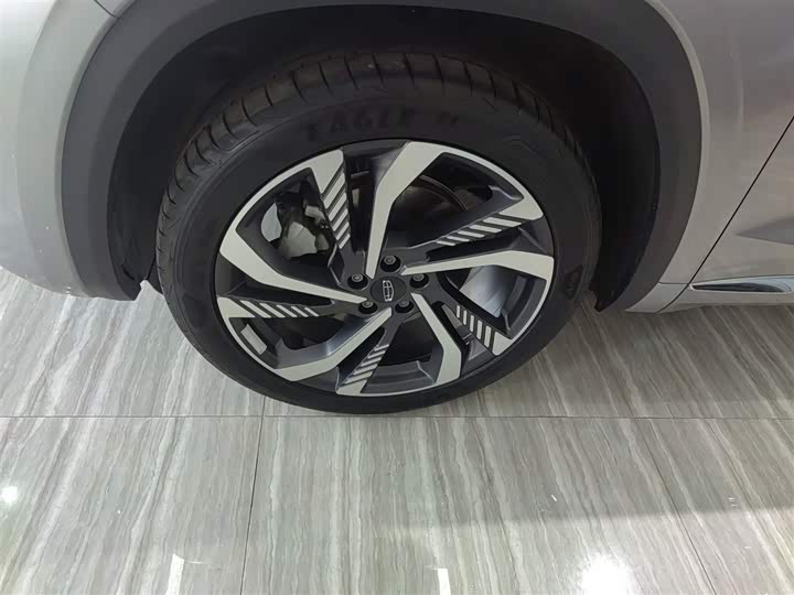 Фото 23 - Geely Monjaro