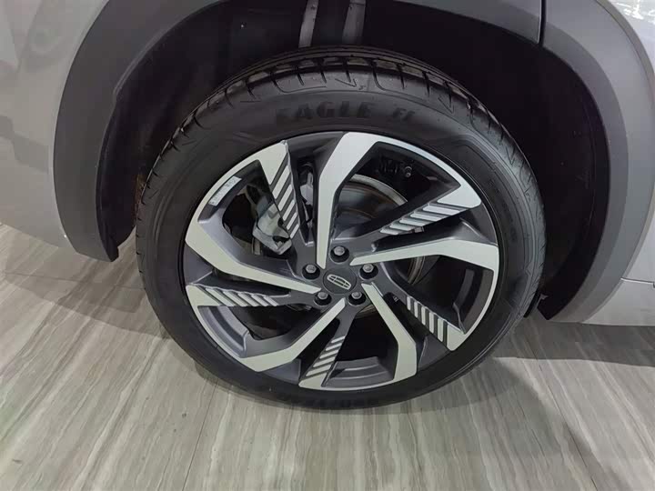 Фото 26 - Geely Monjaro