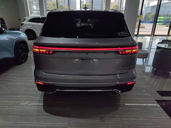 Фото 6 - Geely Monjaro