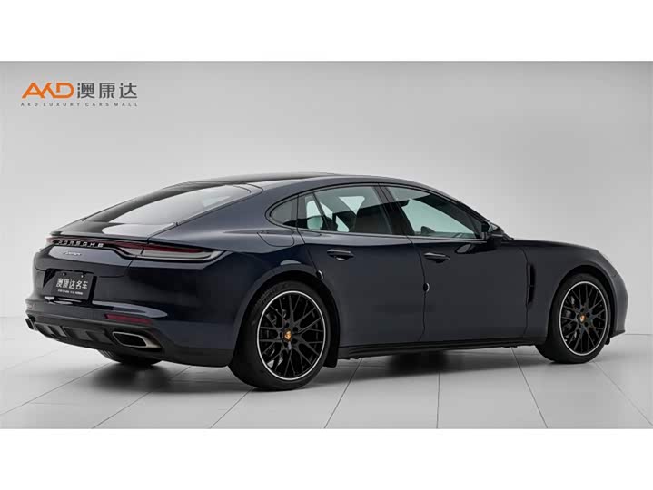 Фото 3 - Porsche Panamera