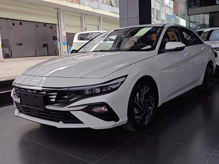 Фото 2 - Hyundai Elantra N line