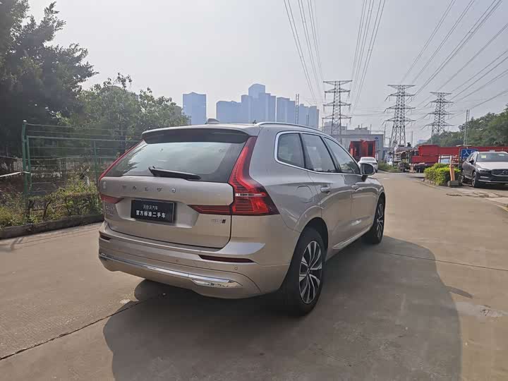 Фото 10 - Volvo XC60