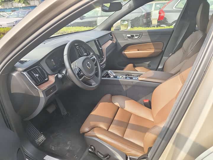 Фото 5 - Volvo XC60