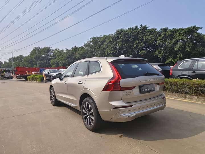 Фото 8 - Volvo XC60