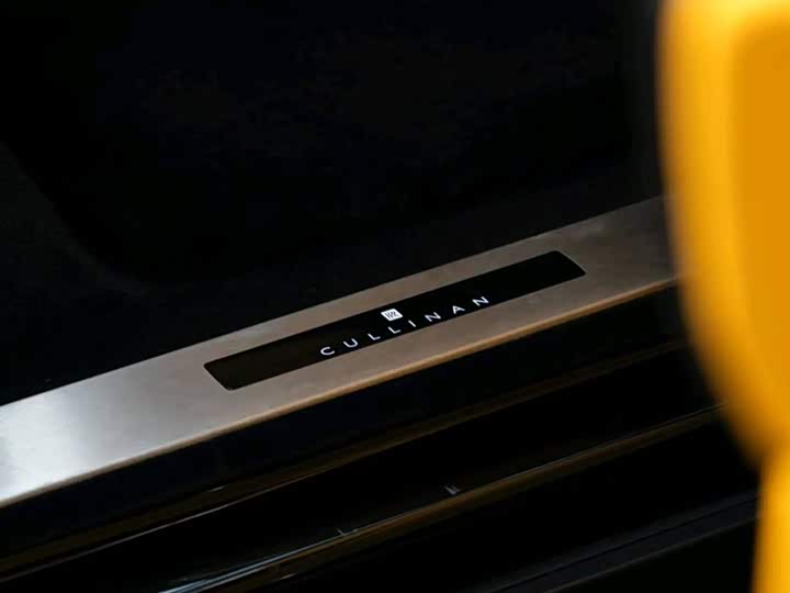 Фото 2 - Rolls-Royce Cullinan