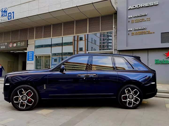 Фото 6 - Rolls-Royce Cullinan