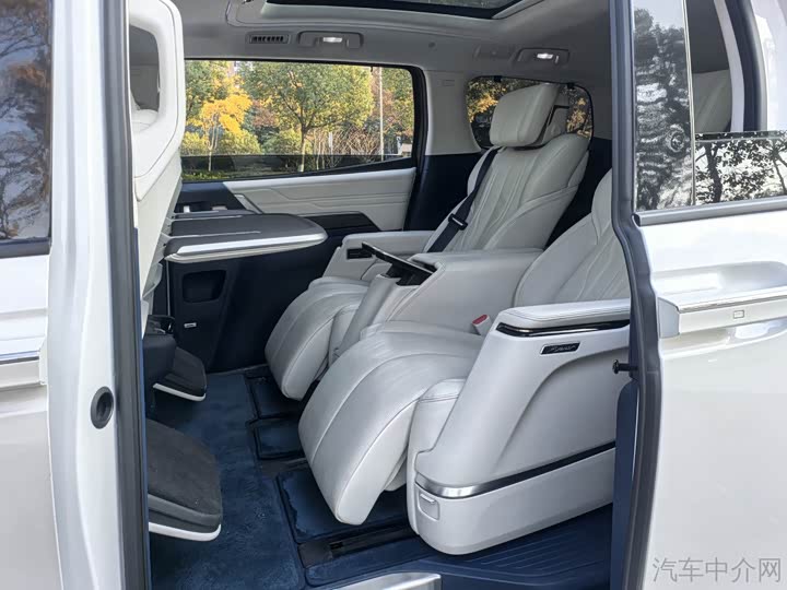 Фото 8 - Buick GL8 Century