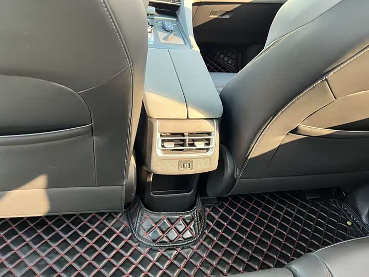 Фото 11 - Changan CS75 Plus