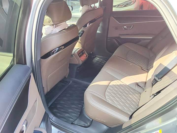 Фото 7 - BYD Han