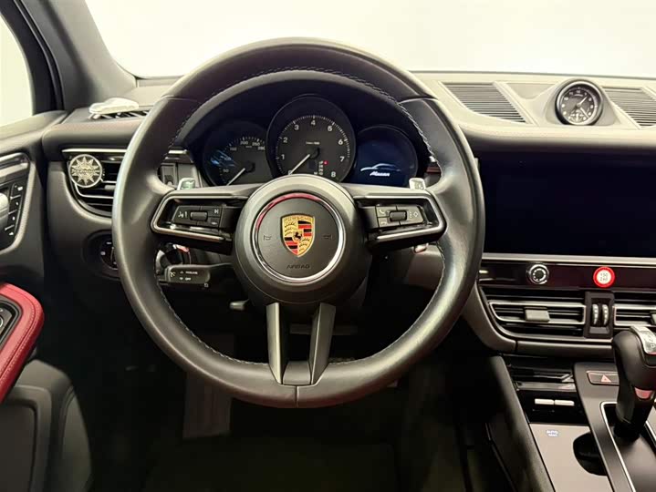 Фото 12 - Porsche Macan