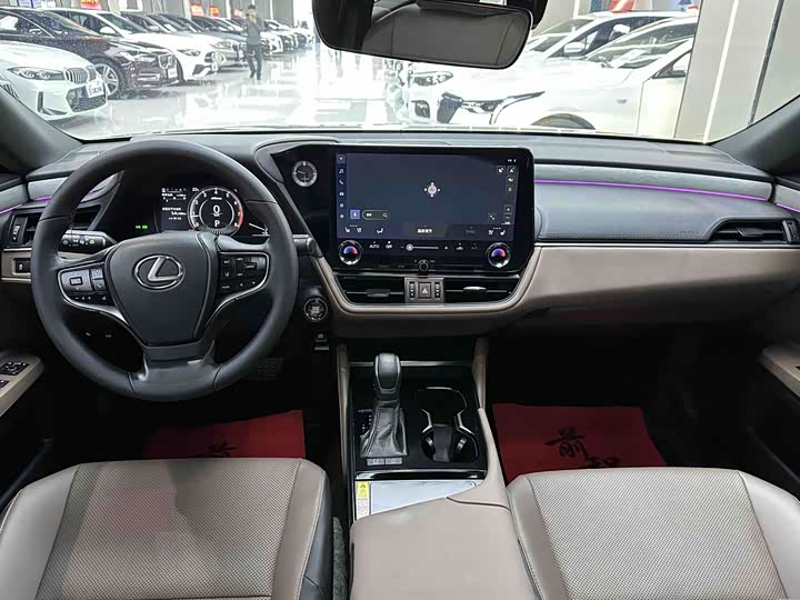 Фото 7 - Lexus ES
