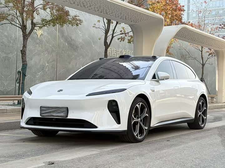 Фото 1 - Nio ET5T