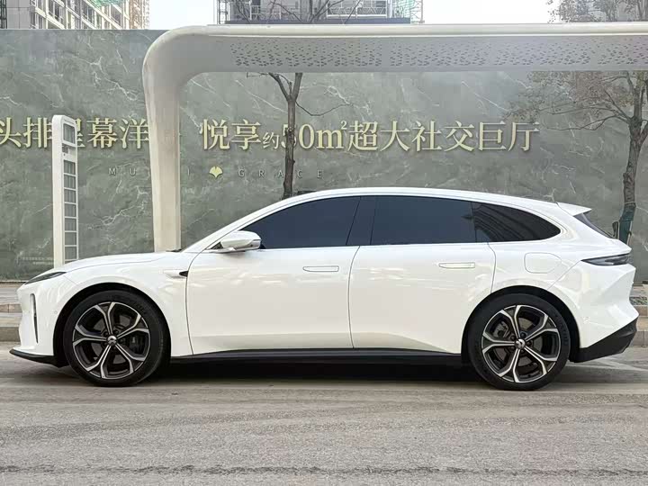 Фото 3 - Nio ET5T