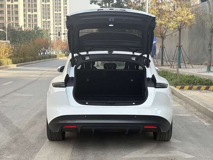 Фото 7 - Nio ET5T