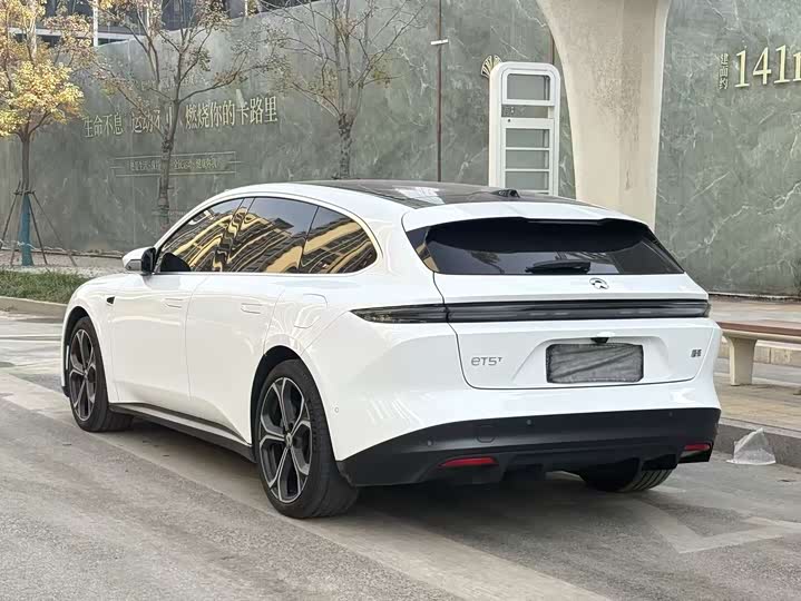 Фото 9 - Nio ET5T