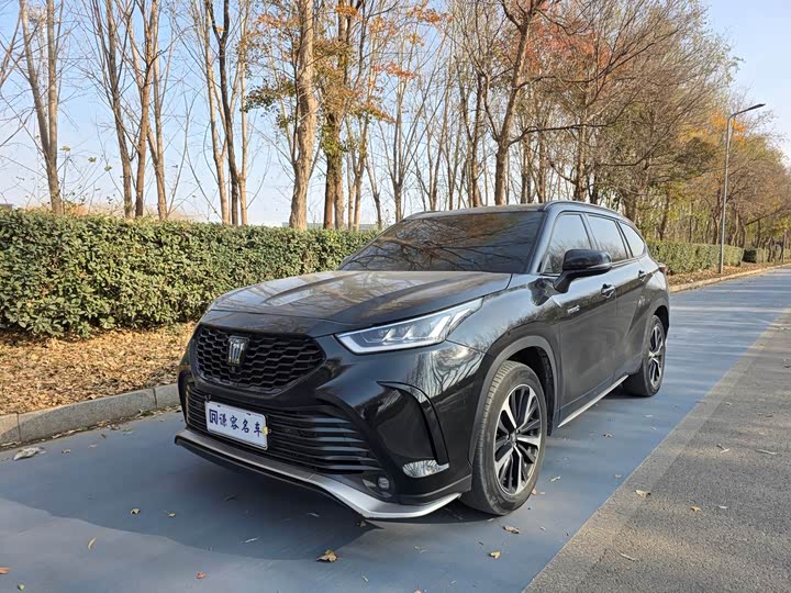 Фото 2 - Toyota Crown Kluger