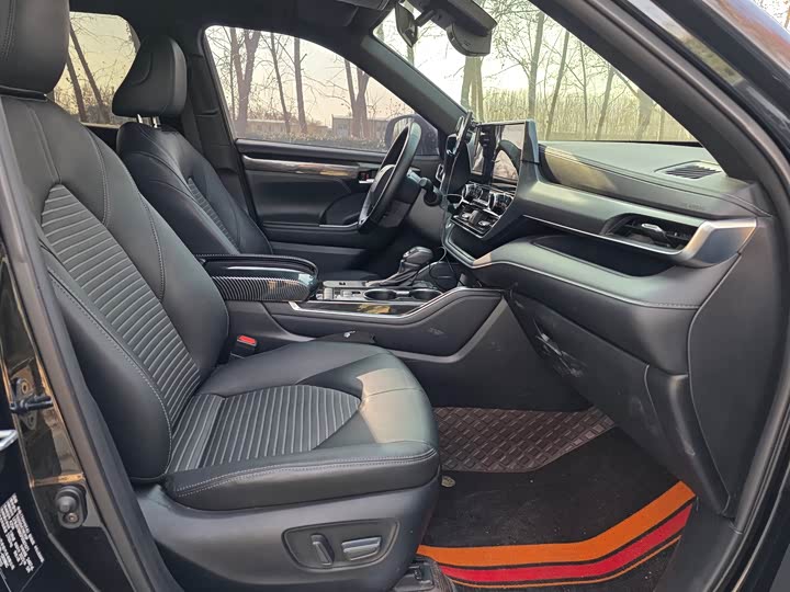 Фото 5 - Toyota Crown Kluger