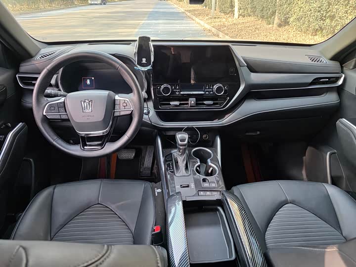 Фото 7 - Toyota Crown Kluger