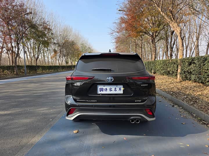 Фото 9 - Toyota Crown Kluger