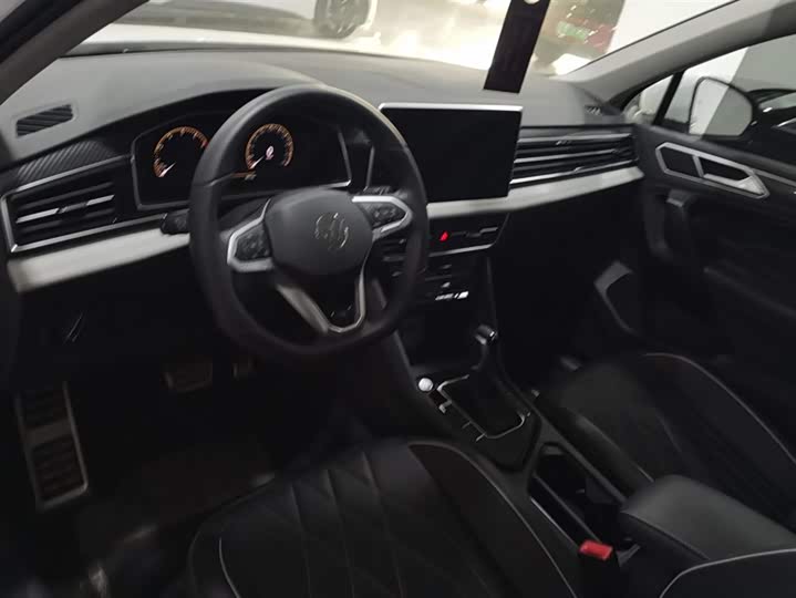 Фото 12 - Volkswagen Tiguan L Pro