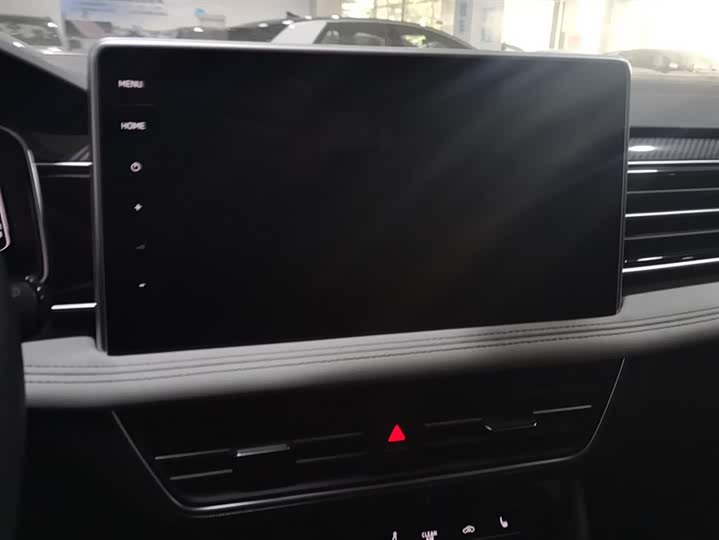 Фото 13 - Volkswagen Tiguan L Pro